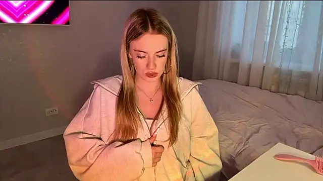 Between Eeys online show from March 11, 3:07 pm