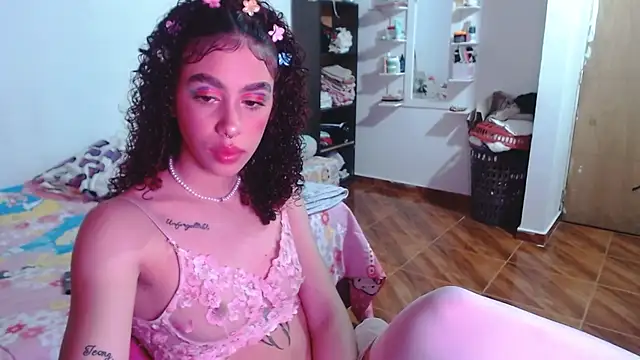  Shanell online show from April 25, 9:23 pm