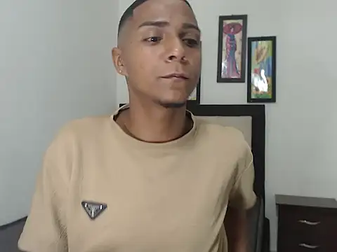 hotboyluxe online show from February 14, 2:41 am