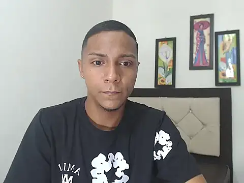 hotboyluxe online show from February 18, 2:51 am