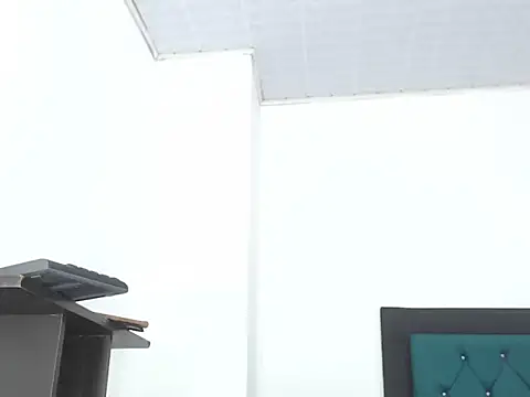 hotboyluxe online show from April 22, 1:19 am