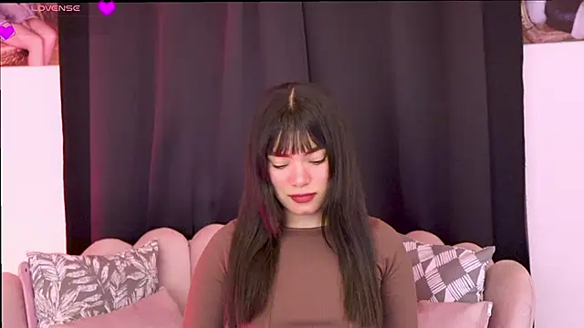 dakotacollins  online show from February 20, 12:51 am