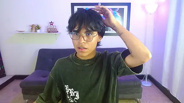 Maecum18 online show from March 2, 8:59 pm