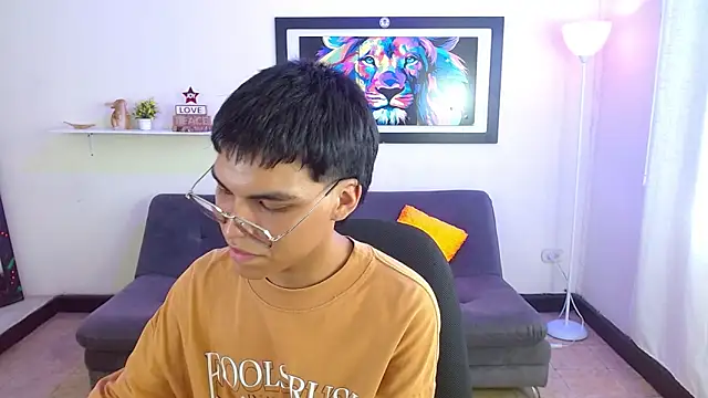 Maecum18 online show from March 14, 10:04 pm