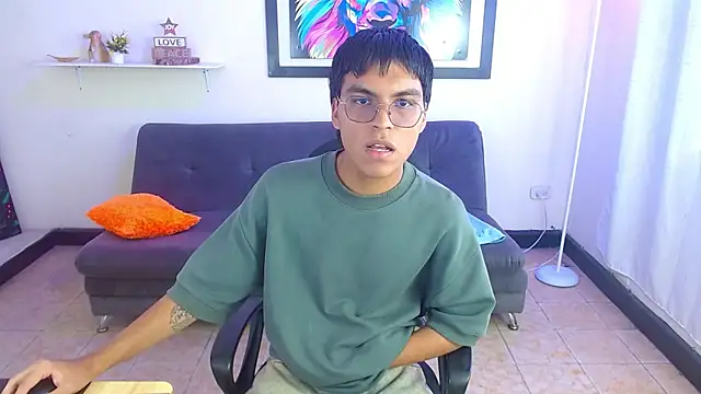 Maecum18 online show from April 20, 8:43 pm