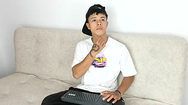  Alex Colton online show from February 2, 10:41 pm