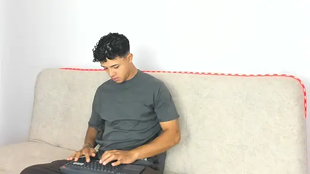  Alex Colton online show from April 2, 10:07 pm