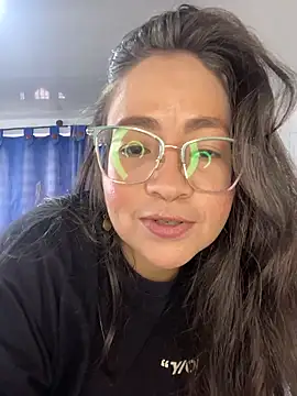 alisbloom online show from February 3, 5:40 pm