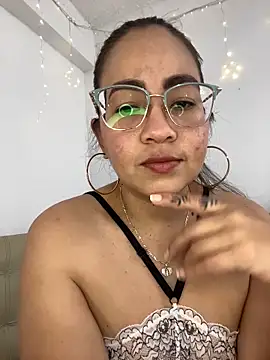 alisbloom online show from March 9, 6:12 pm