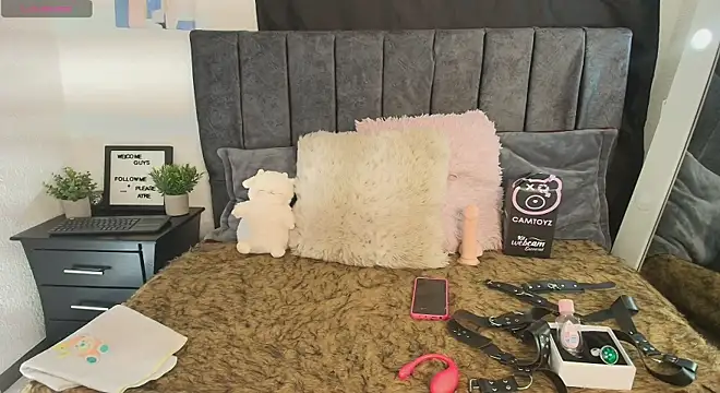 Petite pepper online show from February 26, 7:46 pm