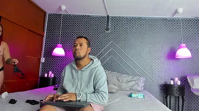 Snapshot of Cherry_bomb1 chatting on February 3, 3:26 am Cherry bomb1 online show from February 3, 3:26 am