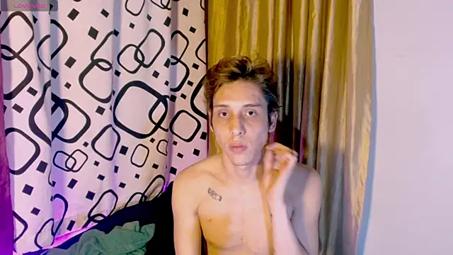 Snapshot of DannyParker_ chatting on July 21, 8:38 am DannyParker online show from July 21, 8:38 am