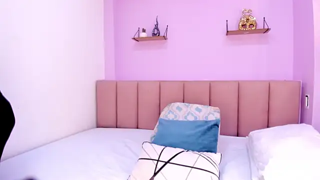 sam doll  online show from April 13, 7:19 pm