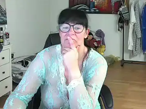 Sylly online show from March 10, 12:04 pm