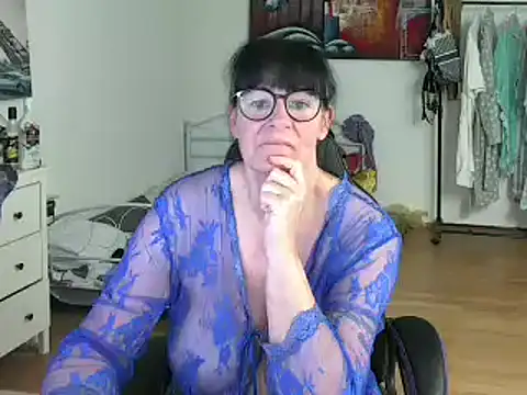 Sylly online show from March 12, 1:30 pm