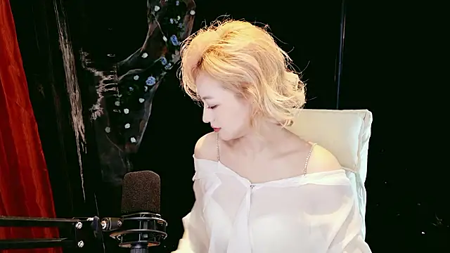 Lady-Mia777 online show from February 8, 12:19 pm