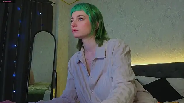 Scarle Whisper online show from April 5, 1:03 am