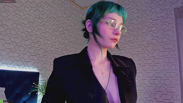 Scarle Whisper online show from April 21, 9:15 am