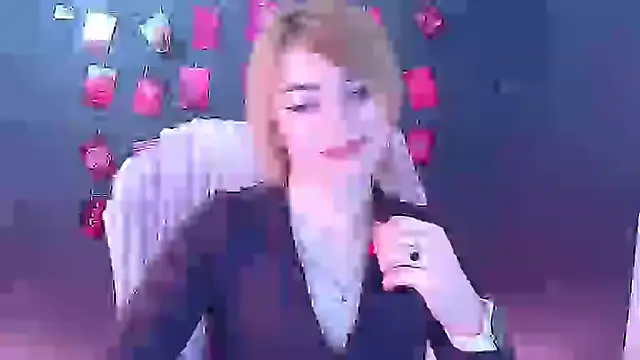 CuttieEmma online show from March 24, 6:51 am