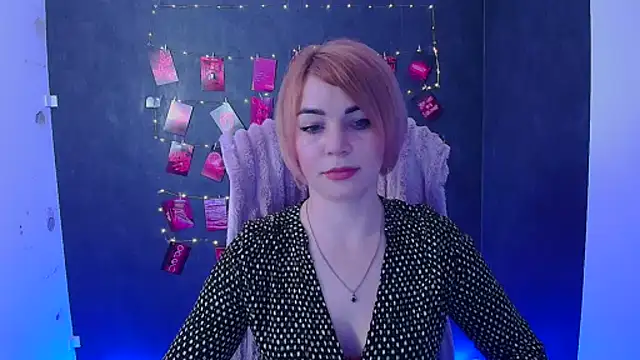 CuttieEmma online show from April 2, 11:41 am