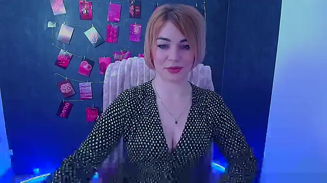 CuttieEmma online show from April 22, 11:56 am