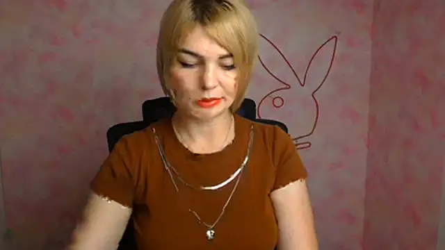 CuttieEmma online show from July 24, 5:38 am