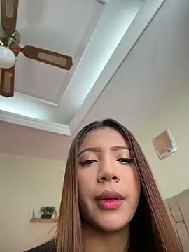 Snapshot of Pushaina__1 chatting on July 22, 2:31 pm Pushaina 1 online show from July 22, 2:31 pm