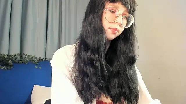 Snapshot of CosmicGleam chatting on May 3, 9:10 pm CosmicGleam online show from May 3, 9:10 pm