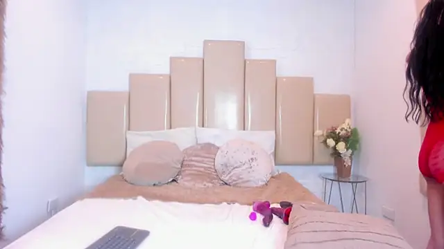 Lara pons online show from April 18, 1:59 pm