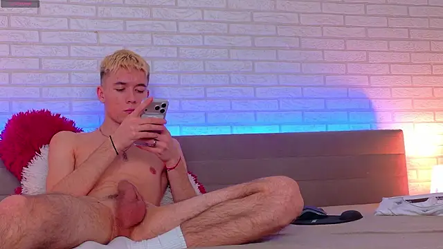 KevinParke online show from February 27, 10:04 am