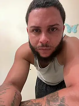 Snapshot of Tu_PaPi_Favorito chatting on July 10, 3:44 am Tu PaPi Favorito online show from July 10, 3:44 am