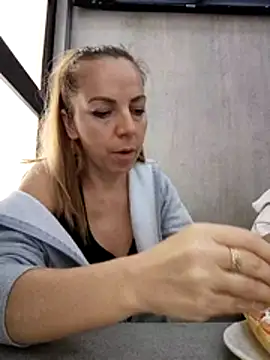sexyrubyta online show from April 27, 6:28 pm