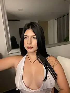  HannahFox  online show from August 1, 12:10 am