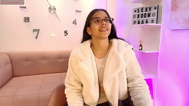 Luna Millers online show from February 11, 3:33 am