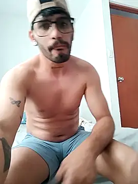 Snapshot of JOC3G chatting on January 31, 10:19 pm JOC3G online show from January 31, 10:19 pm