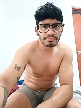 Snapshot of JOC3G chatting on February 14, 11:01 pm JOC3G online show from February 14, 11:01 pm