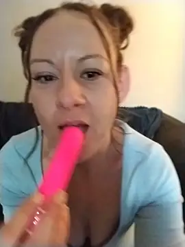 Snapshot of Sexycaylaxxxx chatting on May 20, 11:05 am Sexycaylaxxxx online show from May 20, 11:05 am