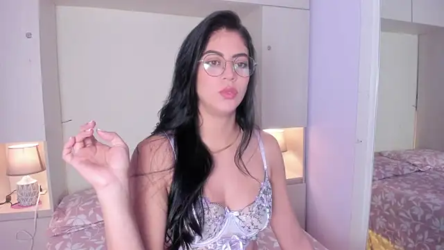 Snapshot of GabbyOwenn chatting on February 5, 12:10 pm GabbyOwenn online show from February 5, 12:10 pm