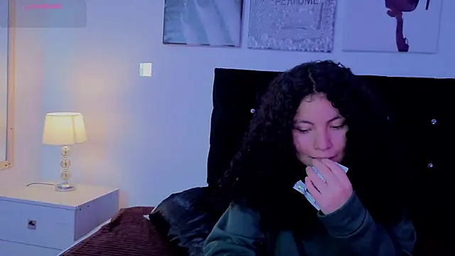 Zoe-yanin online show from March 14, 6:46 pm