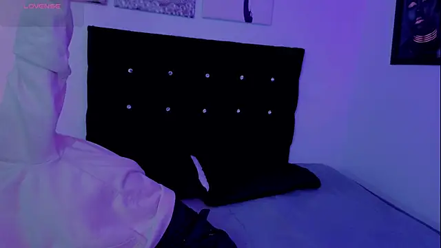 Zoe-yanin online show from March 18, 6:44 pm