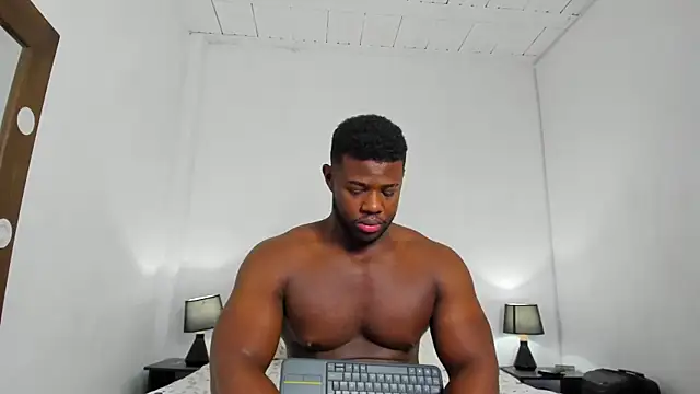 James McBoy online show from April 21, 2:51 am