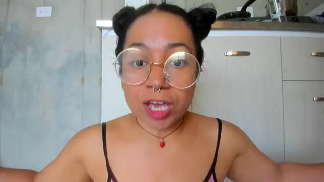 chiarafustox online show from April 26, 3:21 pm