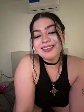 lolaaculaa online show from February 22, 6:35 am