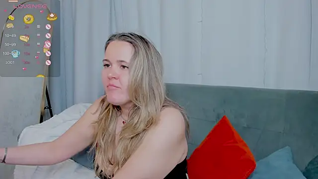 LilyBel online show from April 22, 8:06 am