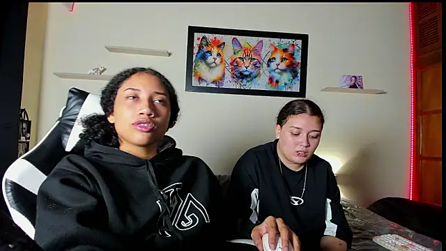 meredit cris23 online show from February 15, 12:47 pm