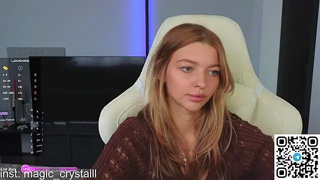 pink flow0 online show from April 24, 5:43 am