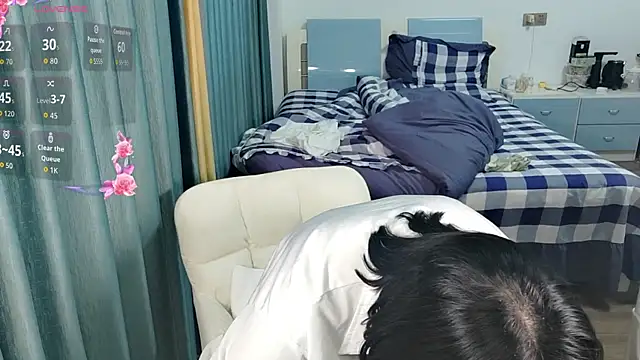 Snapshot of Kun9zo chatting on April 10, 4:06 am Kun9zo online show from April 10, 4:06 am