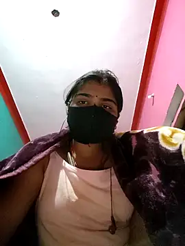 Snapshot of Divyanshi_hott chatting on February 5, 5:17 pm Divyanshi hott online show from February 5, 5:17 pm