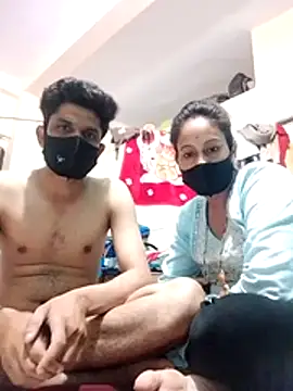 Snapshot of Divyanshi_hott chatting on August 4, 5:15 pm Divyanshi hott online show from August 4, 5:15 pm