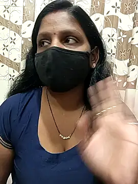 Snapshot of Parul-009 chatting on February 16, 6:31 am Parul-009 online show from February 16, 6:31 am